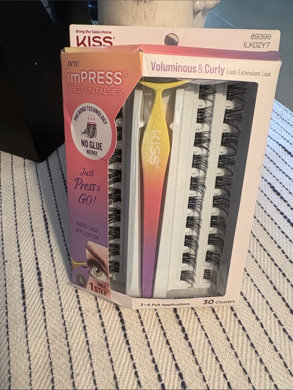 KISS imPRESS Voluminous & Curly Press-On Lash Clusters - Black